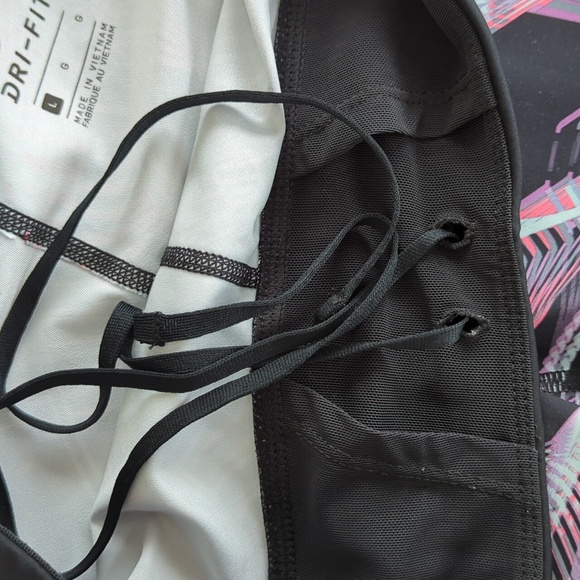 Nike Dri-Fit Workout Capri Pants LARGE Black Multi - Picture 6 of 16